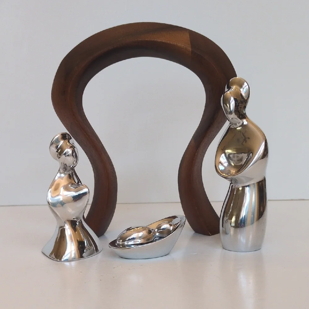 Nambe 4 Piece Holiday Nativity Scene‎ - Mary, Joseph, Baby Jesus & Wooden Crech